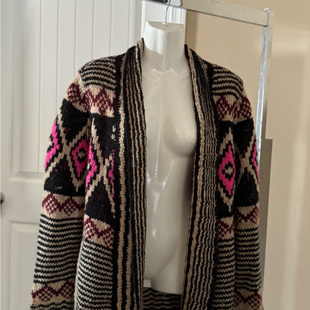 Pink Rose Black and Pink Geometric Cardigan